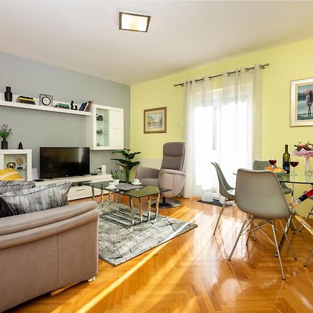 Apartment Fortunella Спліт Екстер'єр фото