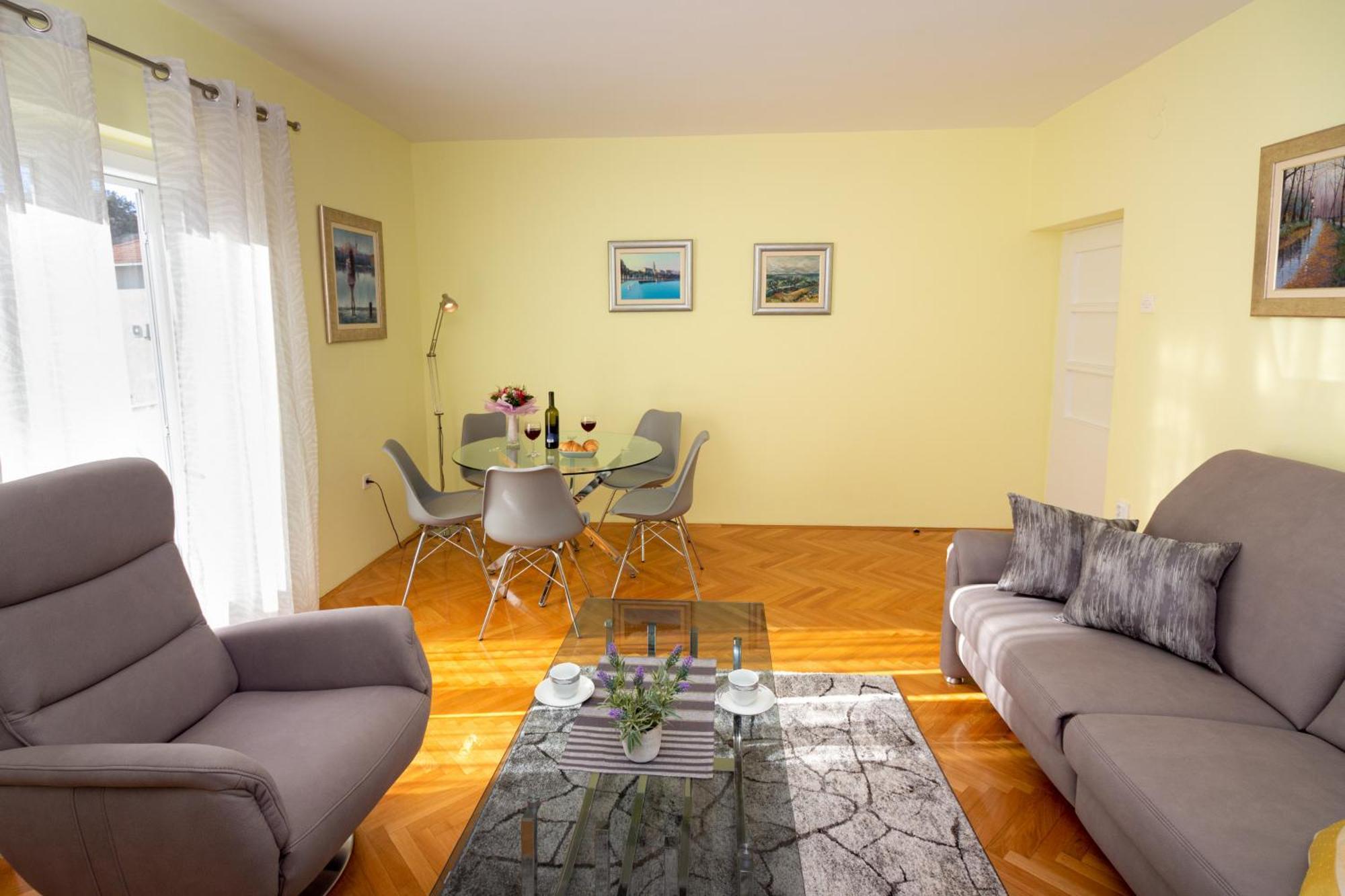 Apartment Fortunella Спліт Екстер'єр фото