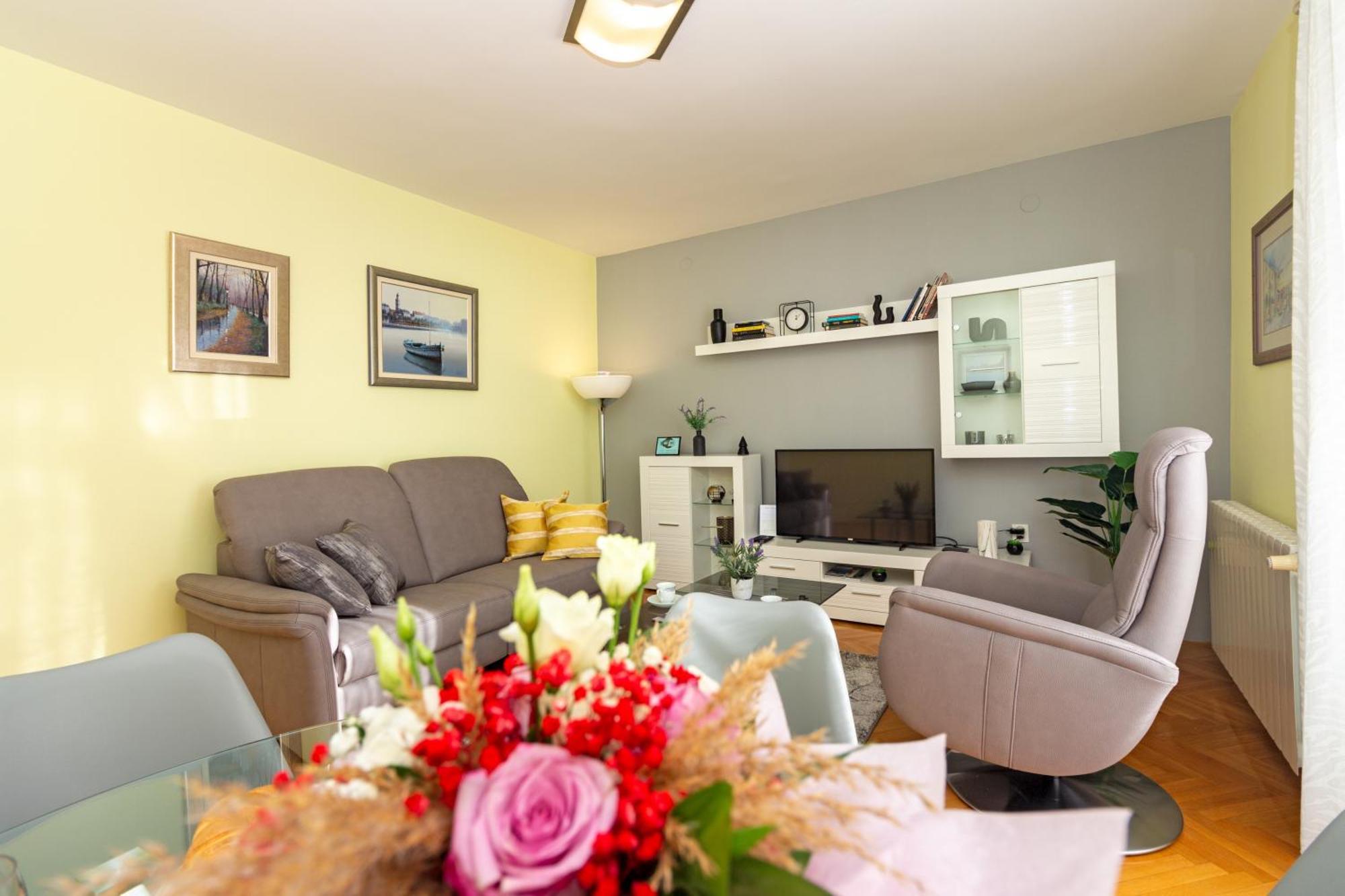 Apartment Fortunella Спліт Екстер'єр фото
